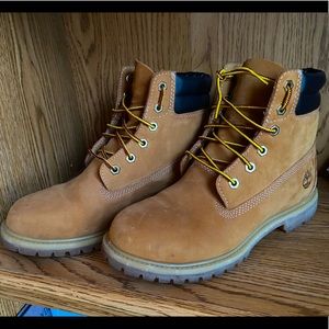 Timberland Lace-Up Boots - size 8.5 US